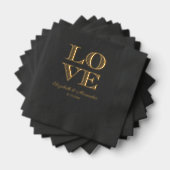LOVE L-O-V-E arrangé dans un Carré de 4 lettres No (Insitu (empilé))