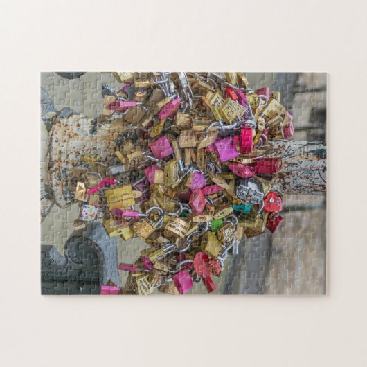 Love lock puzzle (Horizontal)