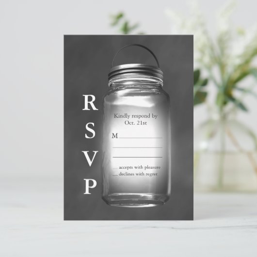 Love Mason Jars sur Chalkboard RSVP (Debout devant)