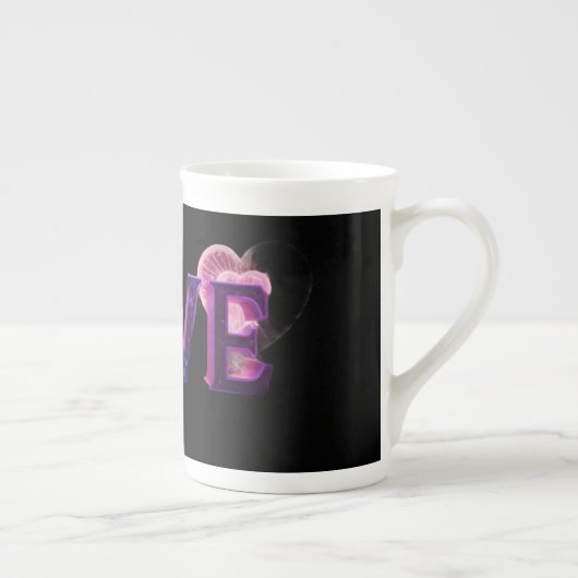 “LOVE” mug, featuring a bold, artistic design Porselein Kop (Rechts)