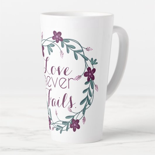 Love Never Fails Latte Mug (Angle droit)