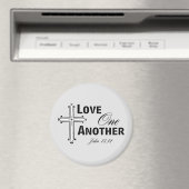 Love One Another Cross Magnet (In Situ (Lave-vaisselle))