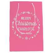 Love Santa Merry Christmas Custom Name Pink Medium Cadeauzakje (Voorkant)