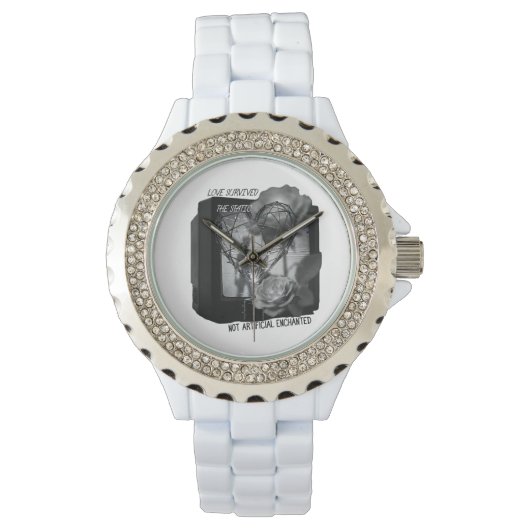 Love Survived the Static Horloge (Voorkant)