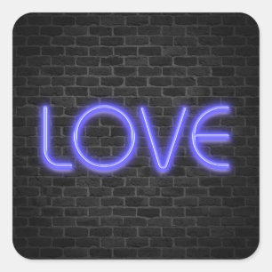 LOVE tekst in neonlicht op baksteen Vierkante Sticker