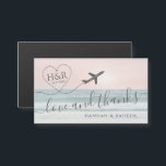 Love & Thanks Beach Wedding Favor Magnet<br><div class="desc">Destination plage mariage petit mini-aimant faveur (la taille d'un carte de visite) avec un logo monogramme d'avion cardiaque personnalisé sur un coucher de soleil rose vif sur une plage de sable avec vagues de l'océan et design moderne de la citation "amour et merci". Cliquez sur "Customiser davantage" pour modifier la...</div>