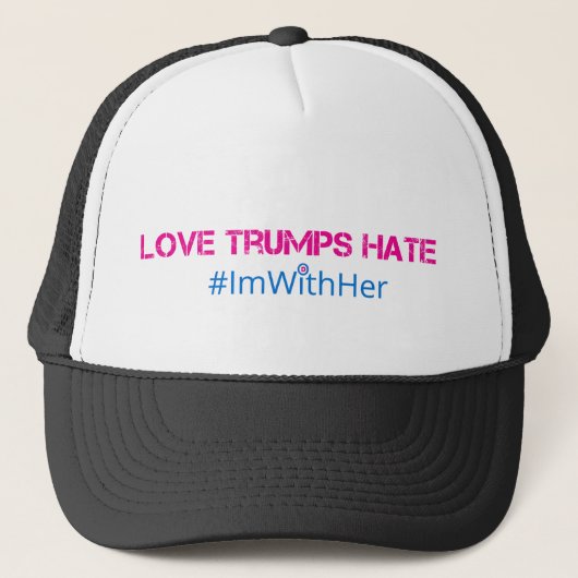 Love Trumps Hate Trucker Hat Pet (Voorkant)