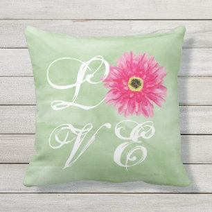 LOVE Typografie Roze Gerbera Daisy Flower on Green Buitenkussen