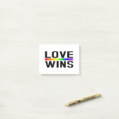 Love Wins - LGBTQ+ Pride  Post-it® Notes (Op bureau)