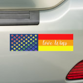 Love Wins Rainbow Flag Bumpersticker (Op auto)