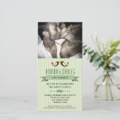 Lovebirds Green Fiançailles Carte photo  (Debout devant)