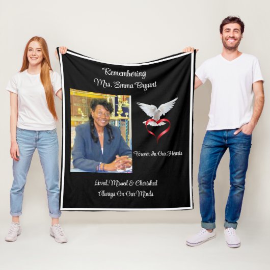 Loved, Missings & Cherned Memorial Fleece Deken (In situ)