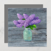 Lovely Lilacs in Rustic Mason Jar (Voorkant / Achterkant)