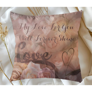 Love's Silhouette: Cream Rozen in de Sunset Hues Kussen