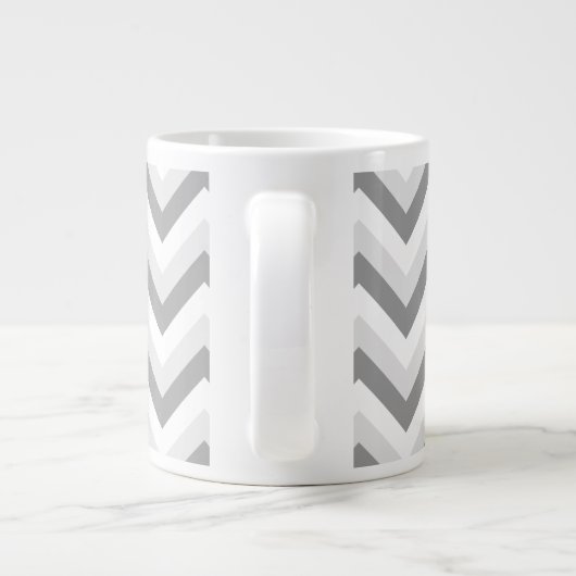 Lt. 2 Gray White Chevron Aqua Monogram Extra Grote Mok (Achterkant)