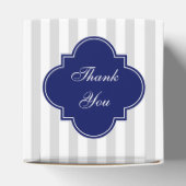 Lt Gray White Stripe Navy Blue Name Monogram Bedankdoosjes (Bovenkant)
