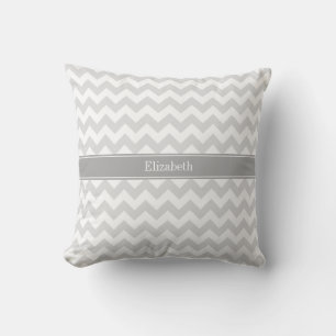 Lt Gray Wht Chevron Gray Name Monogram Buitenkussen