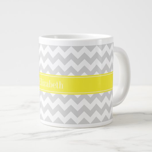 Lt Gray Wht Chevron Yellow Name Monogram Extra Grote Mok (Voorkant rechts)