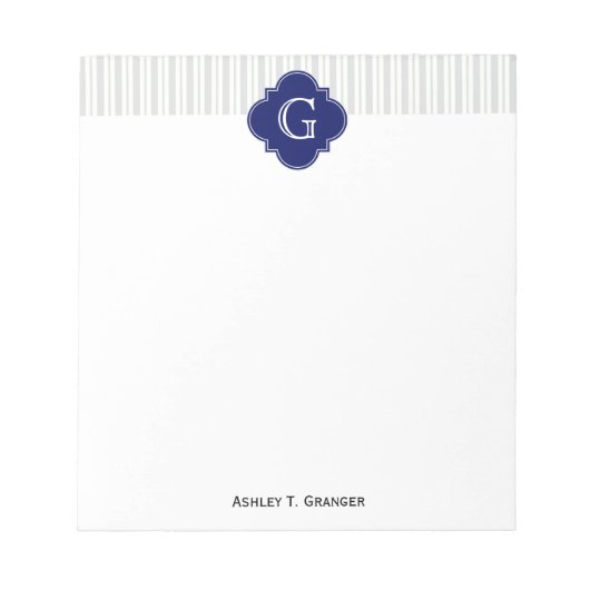 Lt Gray Wht Uneven Stripe Navy Quatrefoil Monogram Notitieblok (Voorkant)