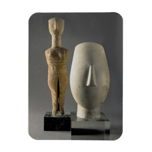 (Lto R) Figurine met gekruisde armen, Cycladic; ho Magneet