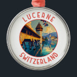 Lucerne Suisse Retro Cercle détendu<br><div class="desc">Lucerne conception de déplacement vectoriel rétro. Lucerne,  ville compacte de Suisse connue pour son architecture médiévale préservée,  se trouve au milieu de montagnes enneigées sur le lac de Lucerne.</div>