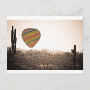Luchtballon in de Arizona Sonoran-woestijn Briefkaart