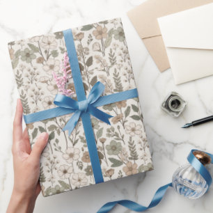 Luchtige Wilde Bloemen in Crème & Salie Cadeaupapier