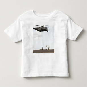 Luchtmachtpararescutie voert een gevechtsvaartuig kinder shirts
