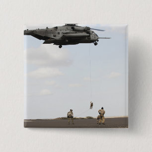 Luchtmachtpararescutie voert een gevechtsvaartuig vierkante button 5,1 cm