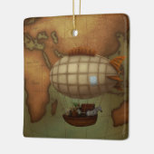 Luchtvaartschip dat over de oostkust van het halfr keramisch ornament (Links)