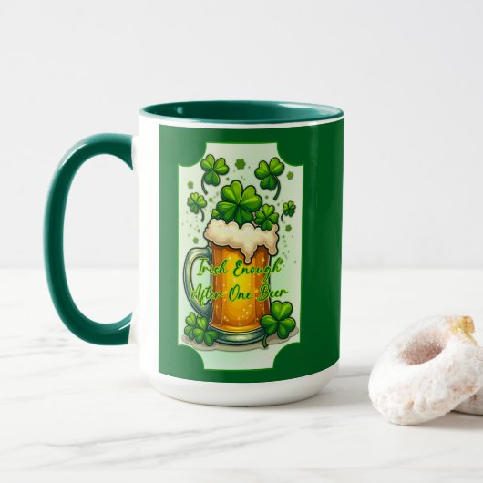 Lucky Beer St Patrick’s Day Shirt – caneca Mok (Met donut)