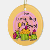 Lucky Bug Cupcake 2e Verjaardag T-shirts en gesche Keramisch Ornament (Links)