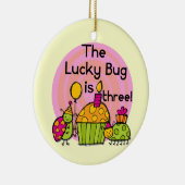 Lucky Bug Cupcake 3e Verjaardag Tshirts en geschen Keramisch Ornament (Rechts)