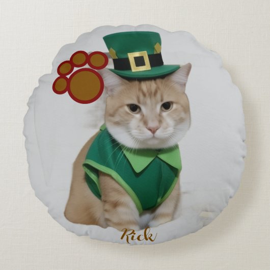 Lucky Cat Dressed as Leprechaun Round Pillow Rond Kussen (Voorkant)