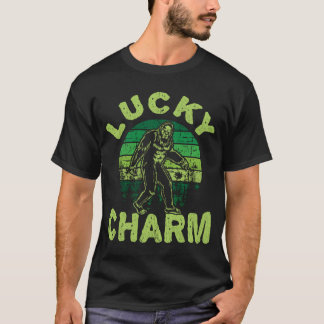 Lucky Charm Bigfoot Sasquatch maakt gebruik van St T-shirt