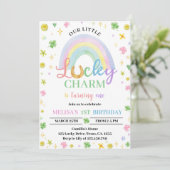 Lucky Charm Rainbow Shamrock Invitation d'annivers (Debout devant)