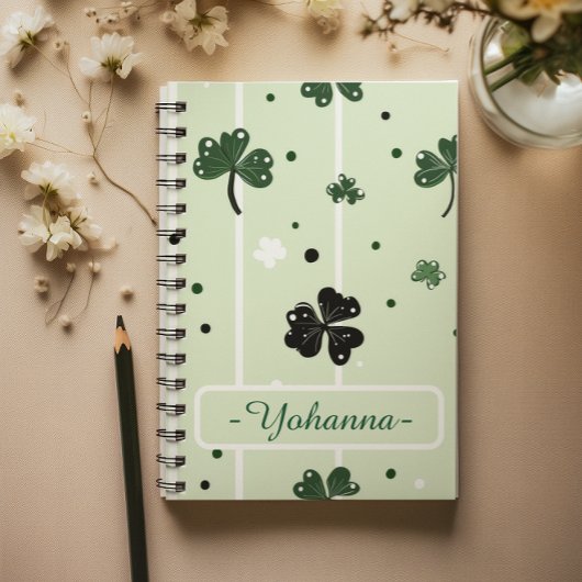Lucky Clover St. Paddy's Clover Pattern & Stripes Notitieboek