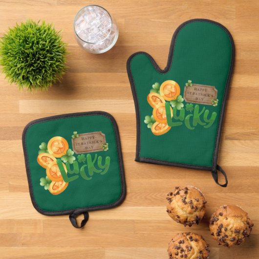 Lucky Coin Oven Mitt and Pot Holders Set (Top down)