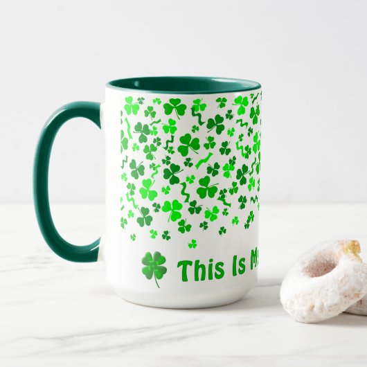 Lucky Day Shamrocks Four Leaf Clover Personalized  Mok (Met donut)