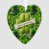 Lucky for leaf clover Saint Patrick's Day have a g (devant)