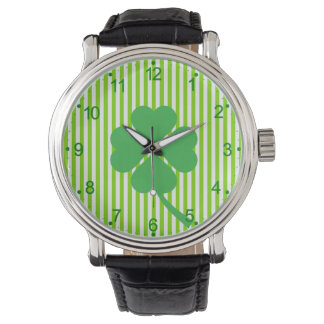 Lucky Four Leaf Shamrock Design-87906 Horloge