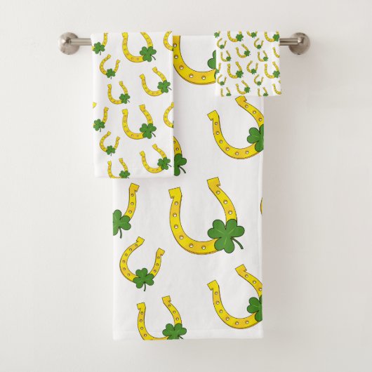 Lucky Golden Horseshoe avec Shamrock en blanc (En situation)