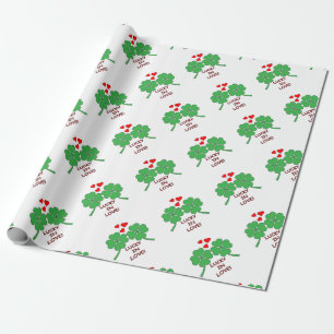 Lucky in Love Hearts Clover Cadeaupapier