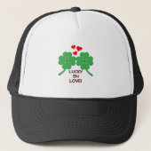 Lucky in Love Hearts Clover Trucker Pet (Voorkant)