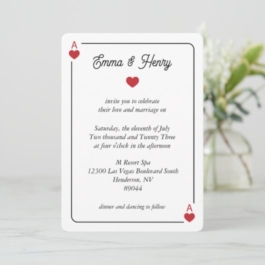 Lucky in Love Wedding Invitation (Debout devant)