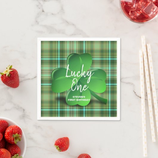 Lucky One St Patrick's Day Birthday Party Monogram Servet (Insitu)