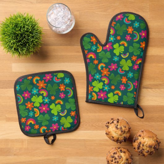 Lucky St. Patrick's Day Patterned Ovenwant & Pannenlap Set (Top down)
