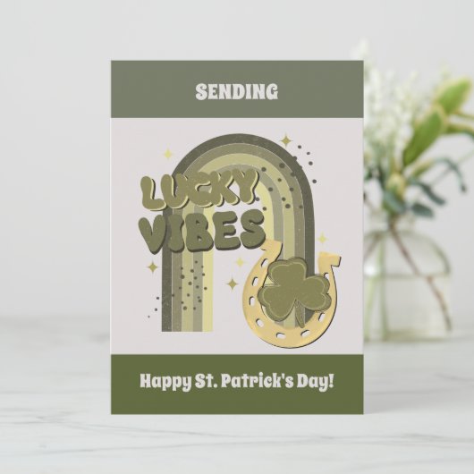 Lucky Vibes Boho St Patrick's Day Irish Shamrock Feestdagenkaart (Staand voorkant)