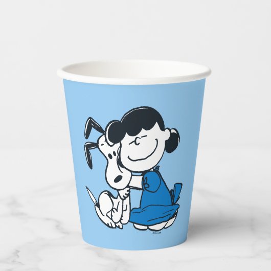Lucy Hugging Snoopy Papieren Bekers (Voorkant)