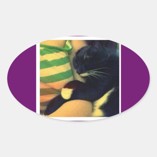 Lucy's Snuggles Ovale Sticker (Voorkant)